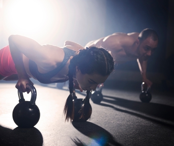 Estimule seu Cardio, sua força e sua consciência corporal com exercícios direcionados para corpo todo.